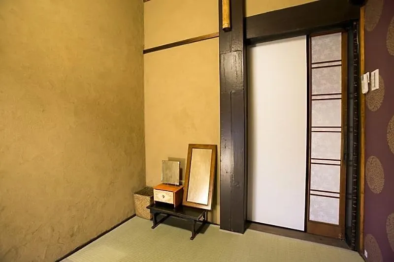 Osaka Guest House U-En 0*,  Japonya